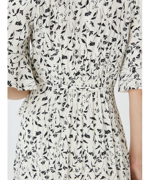 FRAY I.D(フレイアイディー)の「【00サイズあり】ヴィスコースプリントカシュクールワンピース(ワンピース・レディース・アイボリー/グリーン/レッド・00/1/0)」の11枚目の写真