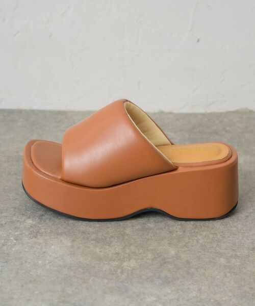 RETRO GIRL(レトロガール)の「厚底パテッドサンダル(サンダル・レディース・ブラック/オフホワイト/キャメル・MEDIUM/LARGE)」の11枚目の写真