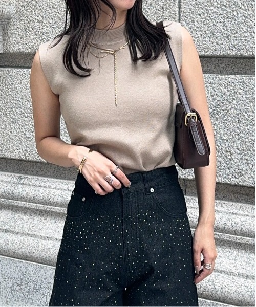 clear（クリア）の「ミラノリブノースリニットトップス≪2024SS新作≫（ニット/セーター・レディース・オフホワイト/ブルー/グレイッシュベージュ/ブラック/レッド/ピンク・F）」の3枚目の写真