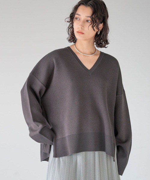 A part by（アパートバイ）の「スポンディッシュVプルオーバー（ニット/セーター・レディース・ネイビー/チャコールグレー/オフホワイト/ライトブルー/ライトピンク/ダークネイビー・FREE）」の3枚目の写真