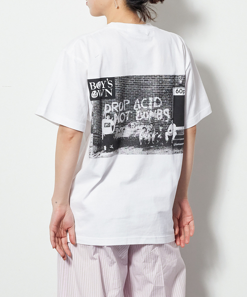 TOGA PULLA(トーガ プルラ)の「【TOGA PULLA× BOY’S OWN】Print Tシャツ UD(Tシャツ/カットソー・レディース・ホワイト・LARGE)」の1枚目の写真