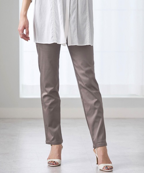BELLUNA PLUS（ベルーナ）の「ヒンヤリ×サラリ綿サテンカラーパンツ股下６４ｃｍ（その他パンツ・レディース・イエロー系/エメラルド/パープル系/ライトグレー系/カーキ系/イエロー/ブラック/アイボリー/オフホワイト/ピンク/ミント・MEDIUM/SMALL/X-LARGE/LARGE）」の8枚目の写真