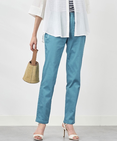 BELLUNA PLUS（ベルーナ）の「ヒンヤリ×サラリ綿サテンカラーパンツ股下６４ｃｍ（その他パンツ・レディース・イエロー系/エメラルド/パープル系/ライトグレー系/カーキ系/イエロー/ブラック/アイボリー/オフホワイト/ピンク/ミント・MEDIUM/SMALL/X-LARGE/LARGE）」の7枚目の写真