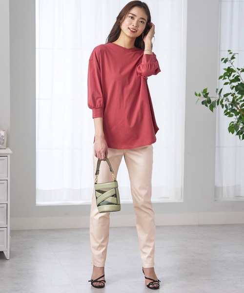 BELLUNA PLUS（ベルーナ）の「ヒンヤリ×サラリ綿サテンカラーパンツ股下６４ｃｍ（その他パンツ・レディース・イエロー系/エメラルド/パープル系/ライトグレー系/カーキ系/イエロー/ブラック/アイボリー/オフホワイト/ピンク/ミント・MEDIUM/SMALL/X-LARGE/LARGE）」の13枚目の写真