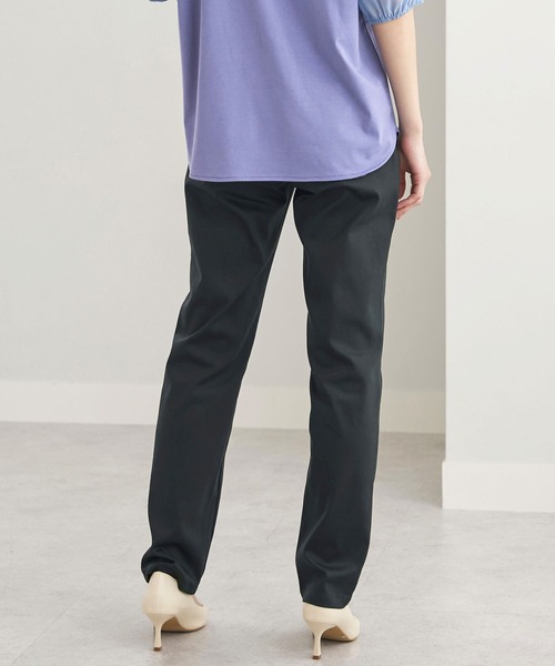 BELLUNA PLUS（ベルーナ）の「ヒンヤリ×サラリ綿サテンカラーパンツ股下６４ｃｍ（その他パンツ・レディース・イエロー系/エメラルド/パープル系/ライトグレー系/カーキ系/イエロー/ブラック/アイボリー/オフホワイト/ピンク/ミント・MEDIUM/SMALL/X-LARGE/LARGE）」の18枚目の写真