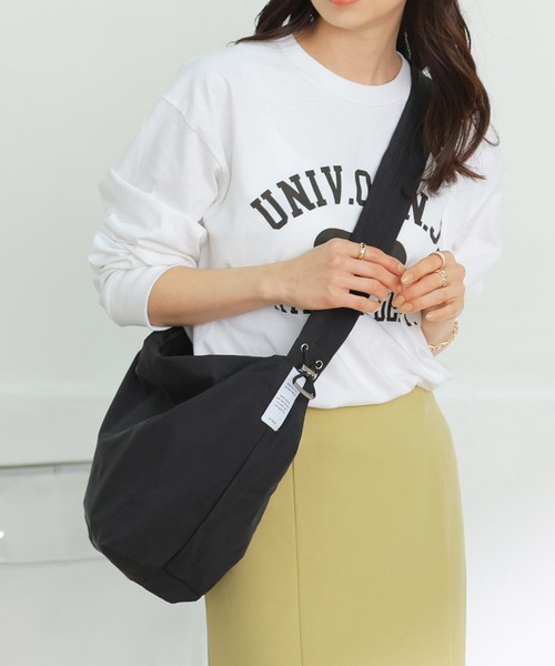 ALTROSE(アルトローズ)の「ギャザーハンドル ナイロン フェイクレザー 2WAY ショルダー トート レフト(ショルダーバッグ・レディース・ホワイト系その他/シルバー/ブラック系その他・FREE)」の13枚目の写真