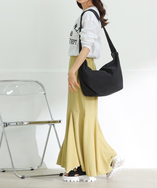 ALTROSE(アルトローズ)の「ギャザーハンドル ナイロン フェイクレザー 2WAY ショルダー トート レフト(ショルダーバッグ・レディース・ホワイト系その他/シルバー/ブラック系その他・FREE)」の16枚目の写真