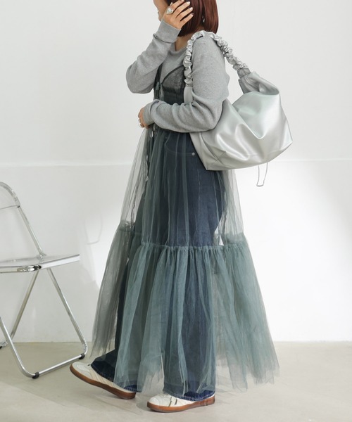 ALTROSE(アルトローズ)の「ギャザーハンドル ナイロン フェイクレザー 2WAY ショルダー トート レフト(ショルダーバッグ・レディース・ホワイト系その他/シルバー/ブラック系その他・FREE)」の11枚目の写真