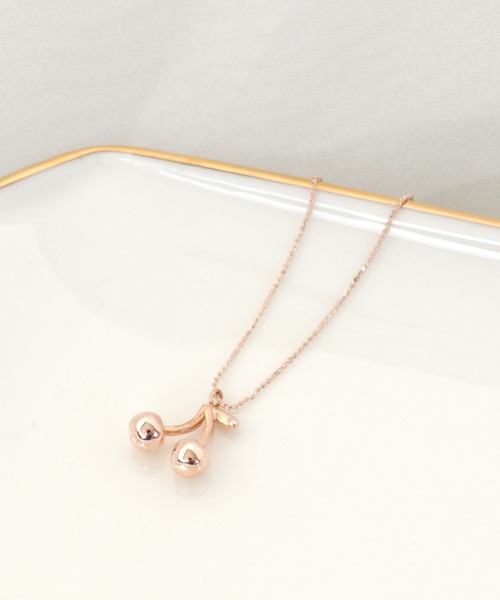 Three Four Time(スリーフォータイム)の「さくらんぼプチペン(ネックレス・レディース・ゴールド/ピンクゴールド・FREE)」の2枚目の写真