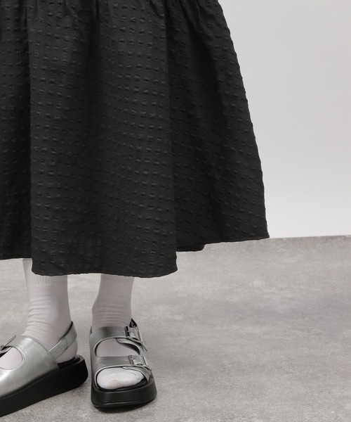 LAKOLE(ラコレ)の「アソートティアードキャミワンピース / 112095(ワンピース・レディース・ブラック/オレンジ/ブルー・FREE)」の20枚目の写真