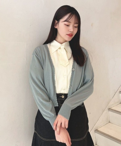 F i.n.t（フィント）の「【新色追加】ガラス風クリアフラワー釦UVカットニットカーディガン/F&A/fint（カーディガン/ボレロ・レディース・ミント/オフホワイト/ブルーグレー/ライトピンク/ネイビー・FREE）」の14枚目の写真