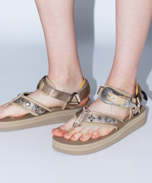 TOGA PULLA(トーガ プルラ)の「TOGA PULLA TOGA × SUICOKE TONO TC31-AJ502(サンダル・レディース・ベージュ/ブラック/カーキ・23㎝)」の10枚目の写真