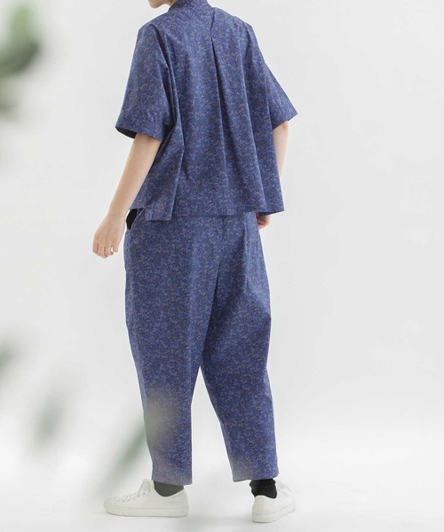 nop de nod（ノップドゥノッド）の「Cielダークフラワープリント5分袖シャツ（シャツ/ブラウス・レディース・ダークグレー/ダークブルー・3）」の9枚目の写真