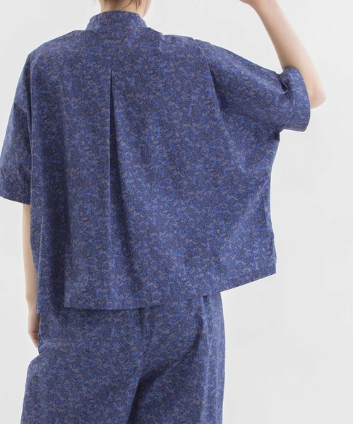 nop de nod（ノップドゥノッド）の「Cielダークフラワープリント5分袖シャツ（シャツ/ブラウス・レディース・ダークグレー/ダークブルー・3）」の16枚目の写真