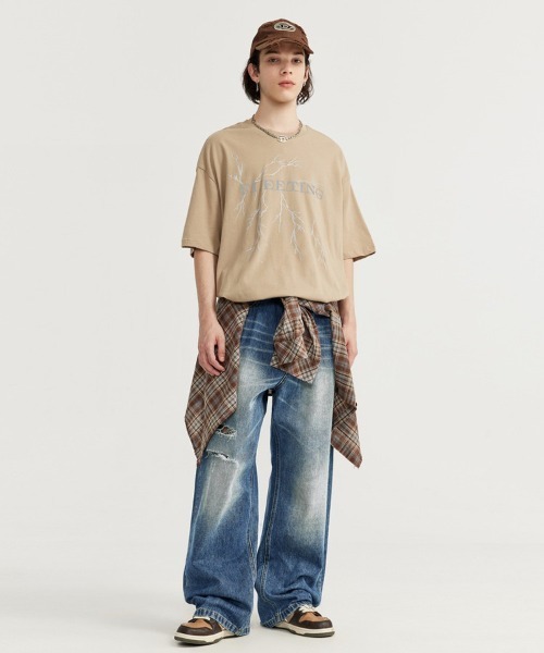 Ressaca(レサーカ)の「クラッシュダメージ加工ワイドストレートデニムパンツ ヴィンテージライク(デニムパンツ・メンズ・ブルー・M/L/XL)」の8枚目の写真