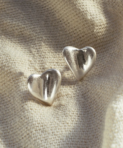 GOLDY（ゴールディ）の「プランプ ハート イヤリング（イヤリング・レディース・シルバー/ゴールド/シルバー系その他/ゴールド系その他・FREE）」の5枚目の写真