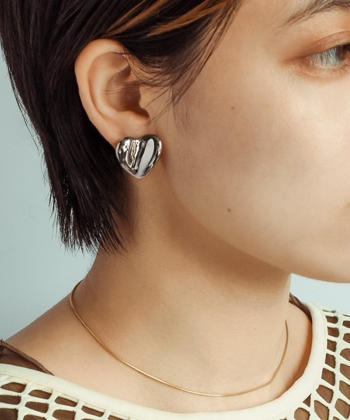 GOLDY（ゴールディ）の「プランプ ハート イヤリング（イヤリング・レディース・シルバー/ゴールド/シルバー系その他/ゴールド系その他・FREE）」の7枚目の写真