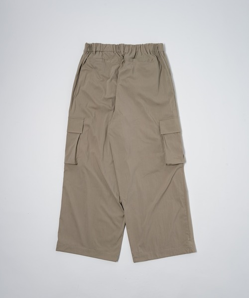 YOEL(ヨエル)の「YOEL - nylon cargo pants / ナイロンカーゴパンツ(カーゴパンツ・メンズ・グレイッシュベージュ/ブラック・MEDIUM/LARGE)」の21枚目の写真