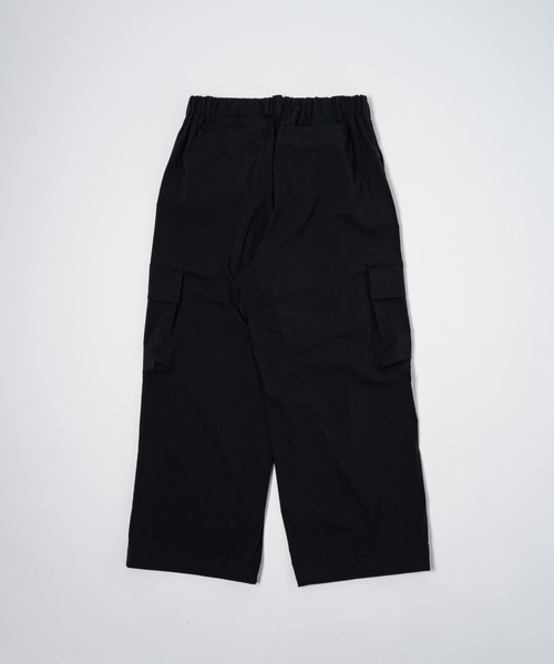 YOEL(ヨエル)の「YOEL - nylon cargo pants / ナイロンカーゴパンツ(カーゴパンツ・メンズ・グレイッシュベージュ/ブラック・MEDIUM/LARGE)」の18枚目の写真