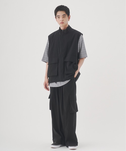 YOEL(ヨエル)の「YOEL - nylon cargo pants / ナイロンカーゴパンツ(カーゴパンツ・メンズ・グレイッシュベージュ/ブラック・MEDIUM/LARGE)」の7枚目の写真
