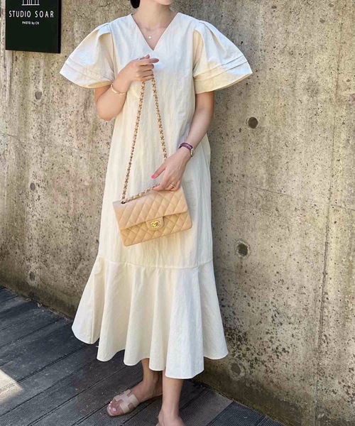 裾フレアVネック半袖ワンピース（ワンピース）｜Nyu（ニュウ）の  