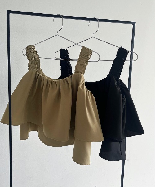 ad thie(アドティエ)の「シャーリングキャミソール ボリュームビスチェ(キャミソール・レディース・ブラック/ライトカーキ・FREE)」の8枚目の写真