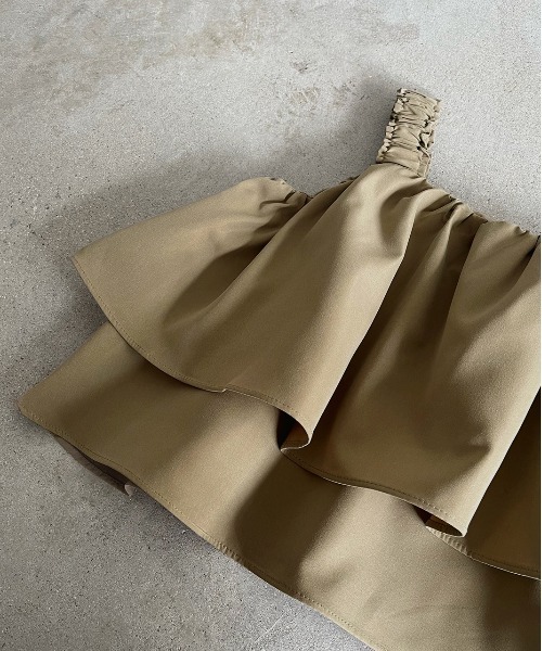 ad thie(アドティエ)の「シャーリングキャミソール ボリュームビスチェ(キャミソール・レディース・ブラック/ライトカーキ・FREE)」の5枚目の写真
