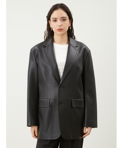 Mila Owen（ミラオーウェン）の「フェイクレザーオーバーサイズ