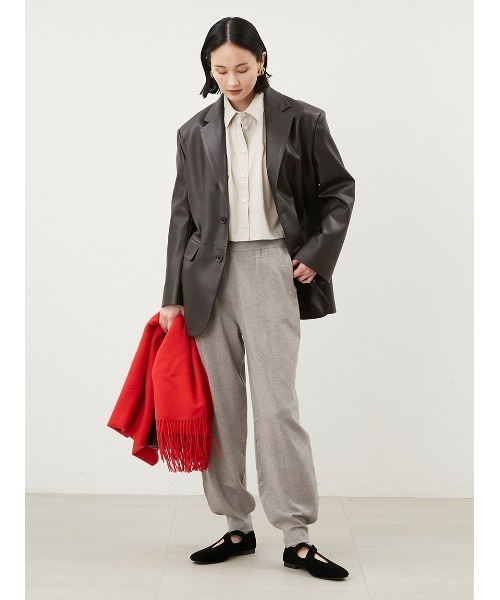 Mila Owen（ミラオーウェン）の「フェイクレザーオーバーサイズ