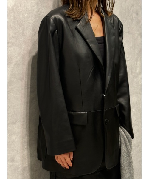 Mila Owen（ミラオーウェン）の「フェイクレザーオーバーサイズ