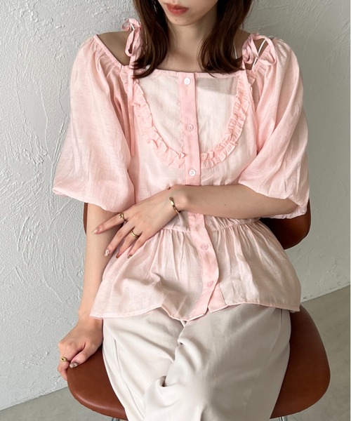 raffime(ラフィミー)の「2WAY オフショルシアーリボンブラウス(シャツ/ブラウス・レディース・ピンク/アイボリー・フリー)」の2枚目の写真