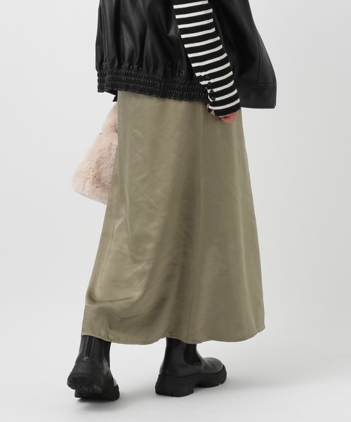 BAYFLOW（ベイフロー）の「[秋まで穿ける]サテンセミナロースカート（スカート・レディース・ブラック/グレイッシュベージュ/カーキ・SMALL/MEDIUM）」の7枚目の写真