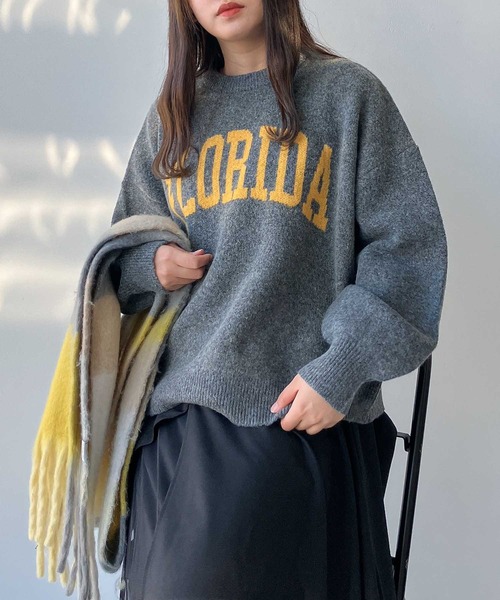 AS KNOW AS plus（アズノゥアズプラス）の「◇カレッジロゴジャガードニットプルオーバー【UNISEX ITEM】（ニット/セーター・レディース・ベージュ/オートミール/ネイビー/グレー/グリーン/グリーン系1/ベージュ系1/ネイビー系1・FREE）」の2枚目の写真