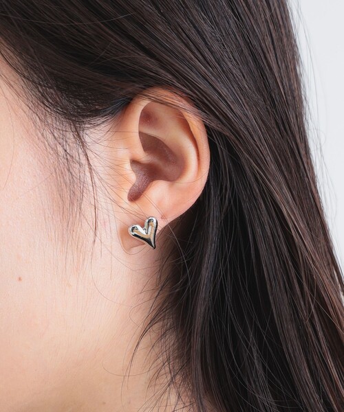 B:MING by BEAMS（ビーミングバイビームス）の「ハートモチーフ ピアス（ピアス（両耳用）・レディース・シルバー/ゴールド・ONE SIZE）」の2枚目の写真