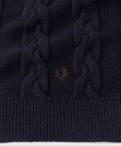 FRED PERRY（フレッドペリー）の「ラムウールケーブルマフラー／Lambswool Cable Scarf（マフラー・メンズ・ブラック/ベージュ/ネイビー/ベージュ系その他・ONE SIZE）」の10枚目の写真