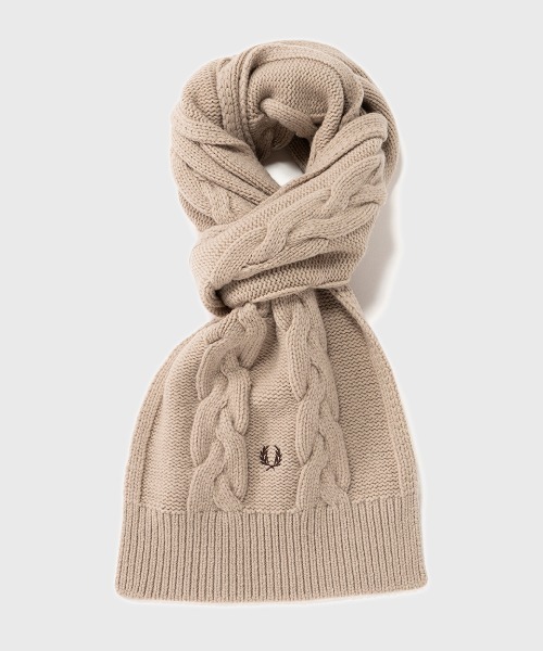 FRED PERRY（フレッドペリー）の「ラムウールケーブルマフラー／Lambswool Cable Scarf（マフラー・メンズ・ブラック/ベージュ/ネイビー/ベージュ系その他・ONE SIZE）」の6枚目の写真