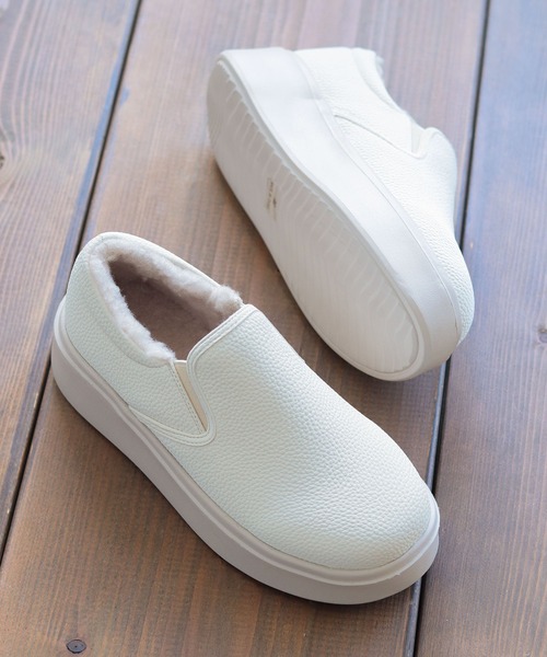 SESTO(セスト)の「インナーボア軽量厚底スリッポンスニーカー(スリッポン・レディース・ブラック/アイボリー/シルバー・LL/3L/S/M/L)」の4枚目の写真