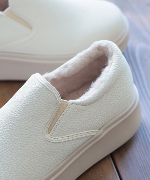 SESTO(セスト)の「インナーボア軽量厚底スリッポンスニーカー(スリッポン・レディース・ブラック/アイボリー/シルバー・LL/3L/S/M/L)」の5枚目の写真