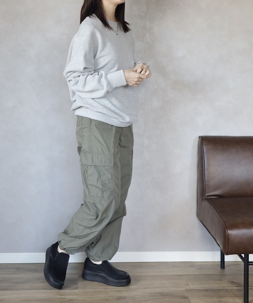 SESTO(セスト)の「インナーボア軽量厚底スリッポンスニーカー(スリッポン・レディース・ブラック/アイボリー/シルバー・LL/3L/S/M/L)」の11枚目の写真