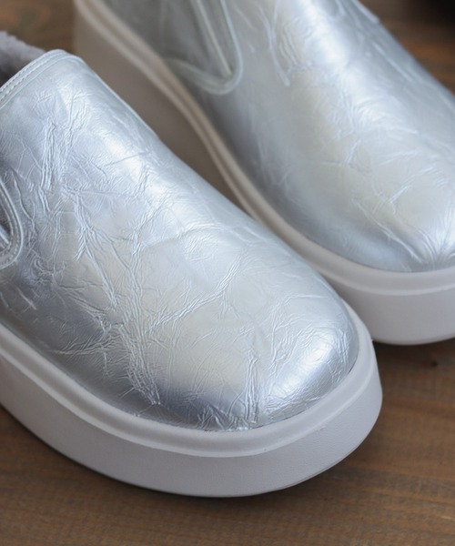 SESTO(セスト)の「インナーボア軽量厚底スリッポンスニーカー(スリッポン・レディース・ブラック/アイボリー/シルバー・LL/3L/S/M/L)」の17枚目の写真