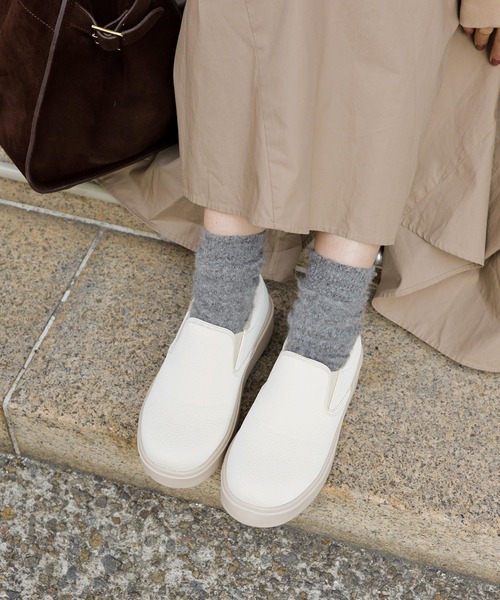 SESTO(セスト)の「インナーボア軽量厚底スリッポンスニーカー(スリッポン・レディース・ブラック/アイボリー/シルバー・LL/3L/S/M/L)」の22枚目の写真