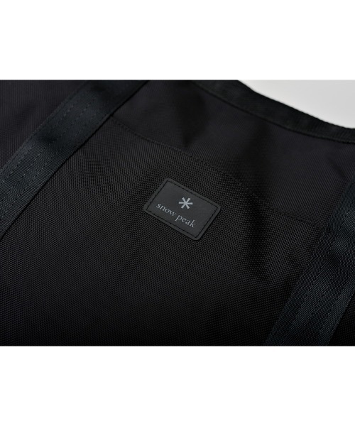 Snow Peak(スノーピーク)の「Noasobi Explorer Tote Bag M / オンライン限定 トートバッグ シンプル(トートバッグ・メンズ・ブラック・ONE SIZE)」の11枚目の写真