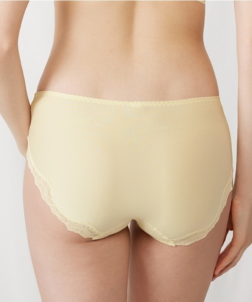 Triumph（トリンプ）の「レッドレーベル バイ トリンプ0113 レギュラーショーツ TR0113 Hikini（ショーツ・レディース・ベージュ/イエロー/グレー・L/M）」の7枚目の写真