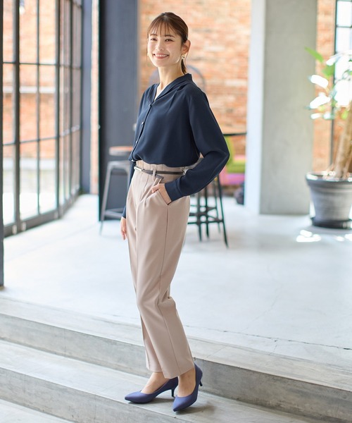 Honeys（ハニーズ）の「【抗菌防臭】Ｖネックブラウス（シャツ/ブラウス・レディース・ホワイト/キャメル/ネイビー/ブラック/ブルーグリーン・S/M/L/LL/3L）」の13枚目の写真