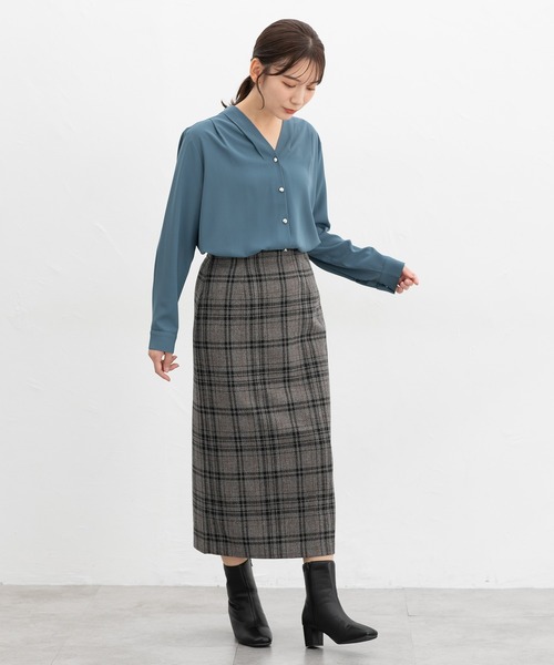 Honeys（ハニーズ）の「【抗菌防臭】Ｖネックブラウス（シャツ/ブラウス・レディース・ホワイト/キャメル/ネイビー/ブラック/ブルーグリーン・S/M/L/LL/3L）」の17枚目の写真