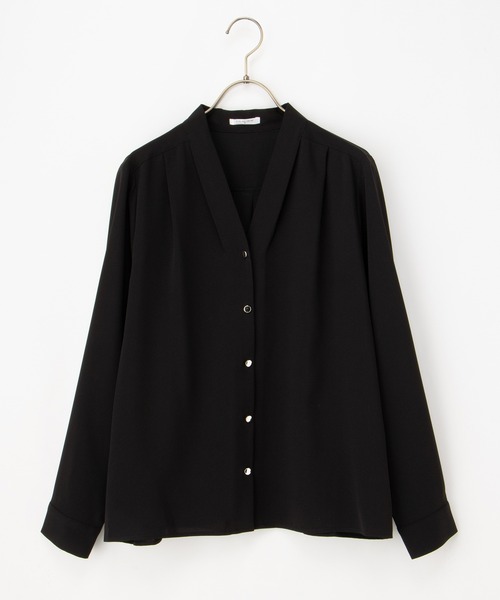 Honeys（ハニーズ）の「【抗菌防臭】Ｖネックブラウス（シャツ/ブラウス・レディース・ホワイト/キャメル/ネイビー/ブラック/ブルーグリーン・S/M/L/LL/3L）」の21枚目の写真