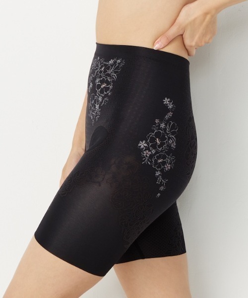 AMOSTYLE BY Triumph（アモスタイルバイトリンプ）の「イージースタイルアップガードル ロングガードルAMST1504 PLY JX（その他アンダーウェア/インナー・レディース・ブラック/ベージュ/パープル・L/M/LL）」の2枚目の写真