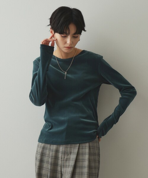 OPAQUE.CLIP（オペークドットクリップ）の「◆《CLASSY掲載》シアーベロアトップス【洗濯機洗い可】（Tシャツ/カットソー・レディース・ブラック/ブルーグリーン/オフホワイト/チャコールグレー・38/40/42）」の4枚目の写真