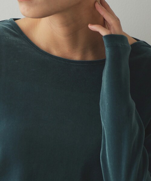 OPAQUE.CLIP（オペークドットクリップ）の「◆《CLASSY掲載》シアーベロアトップス【洗濯機洗い可】（Tシャツ/カットソー・レディース・ブラック/ブルーグリーン/オフホワイト/チャコールグレー・38/40/42）」の21枚目の写真