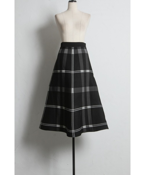 tocco closet（トッコ　クローゼット）の「【ZOZO限定】タータンチェックニットフレアスカート（スカート・レディース・オフホワイト/ネイビー/ブラック/レッド・M）」の5枚目の写真